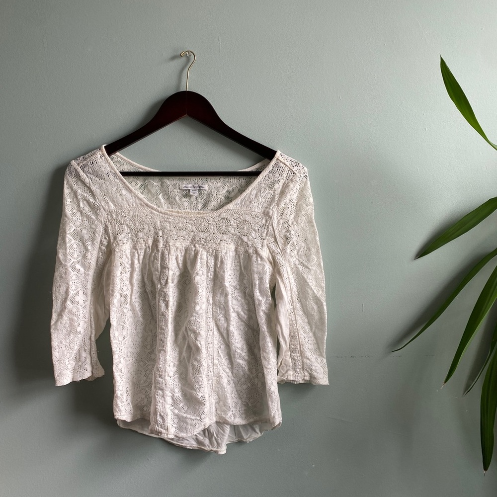 Boho lace 3/4 sleeve top. Light and airy. ☁️🌿